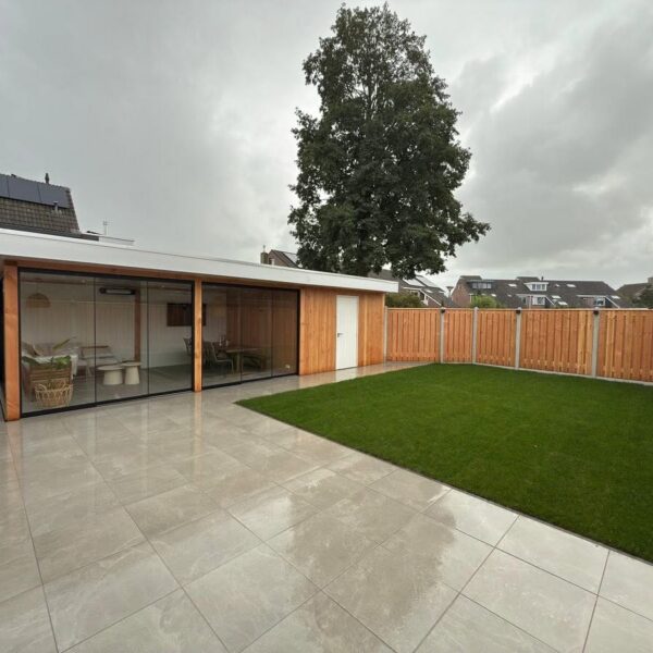 Overkapping en schutting 1 600x600